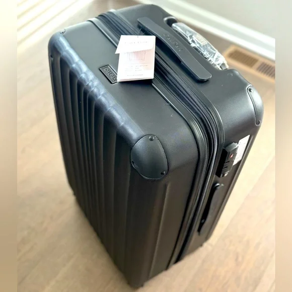 Icon One Suitcase Calpak Luggage Travel Suitcase Calpak Luggage